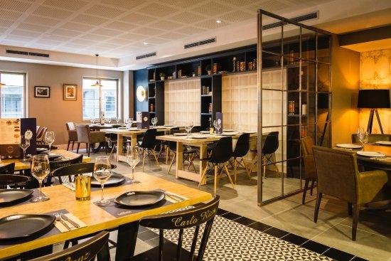 La Mafia Se Sienta a la Mesa